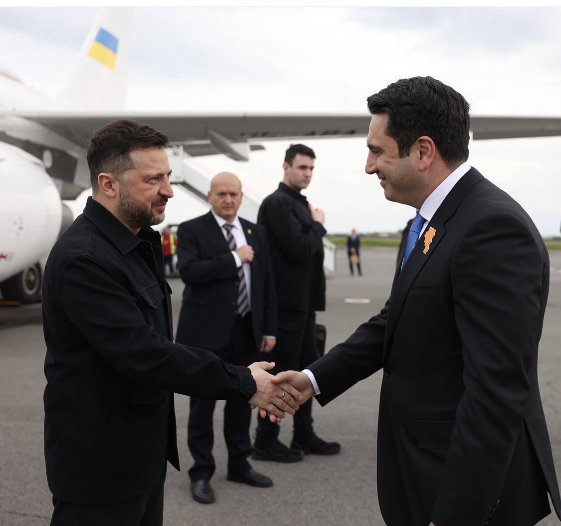 Zelenski ilk dəfə Ermənistanda – FOTO